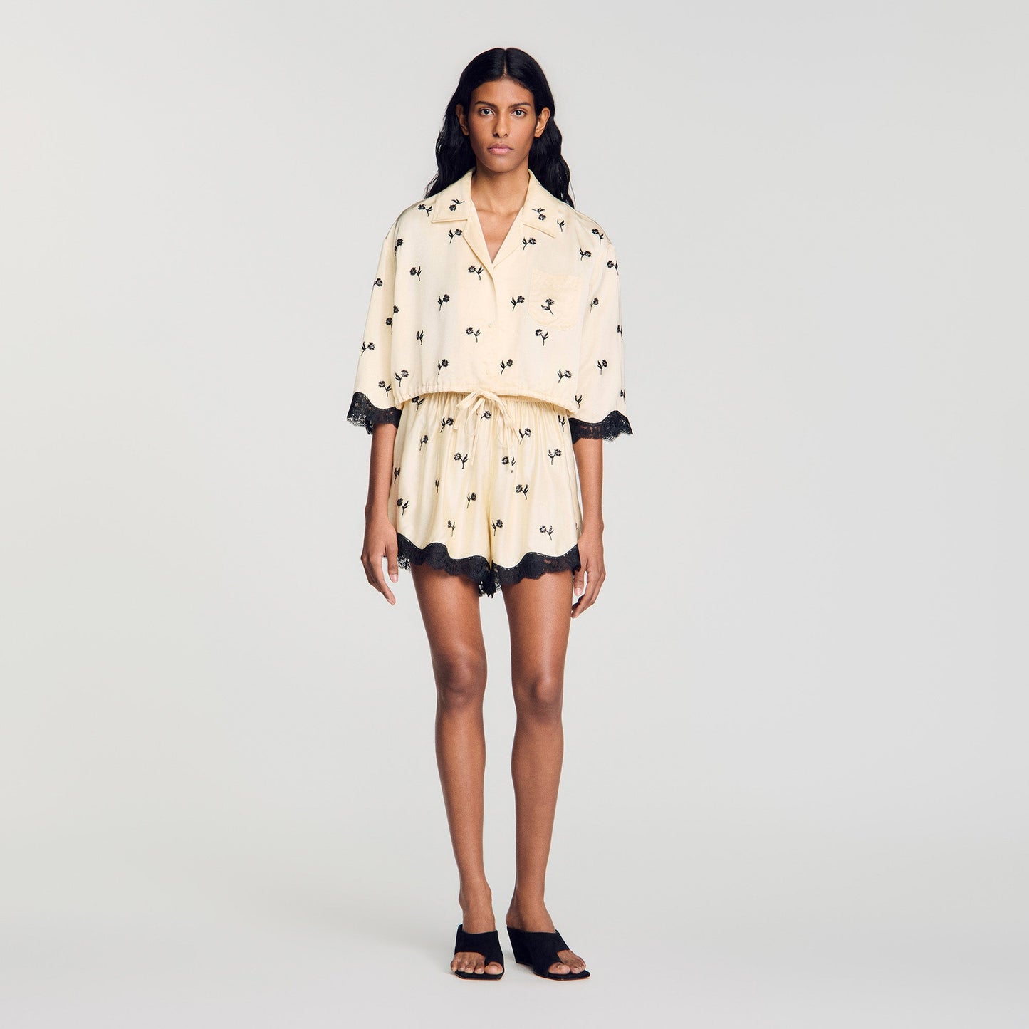 Odyssae Cropped Floral Embroidered Shirt Vanilla