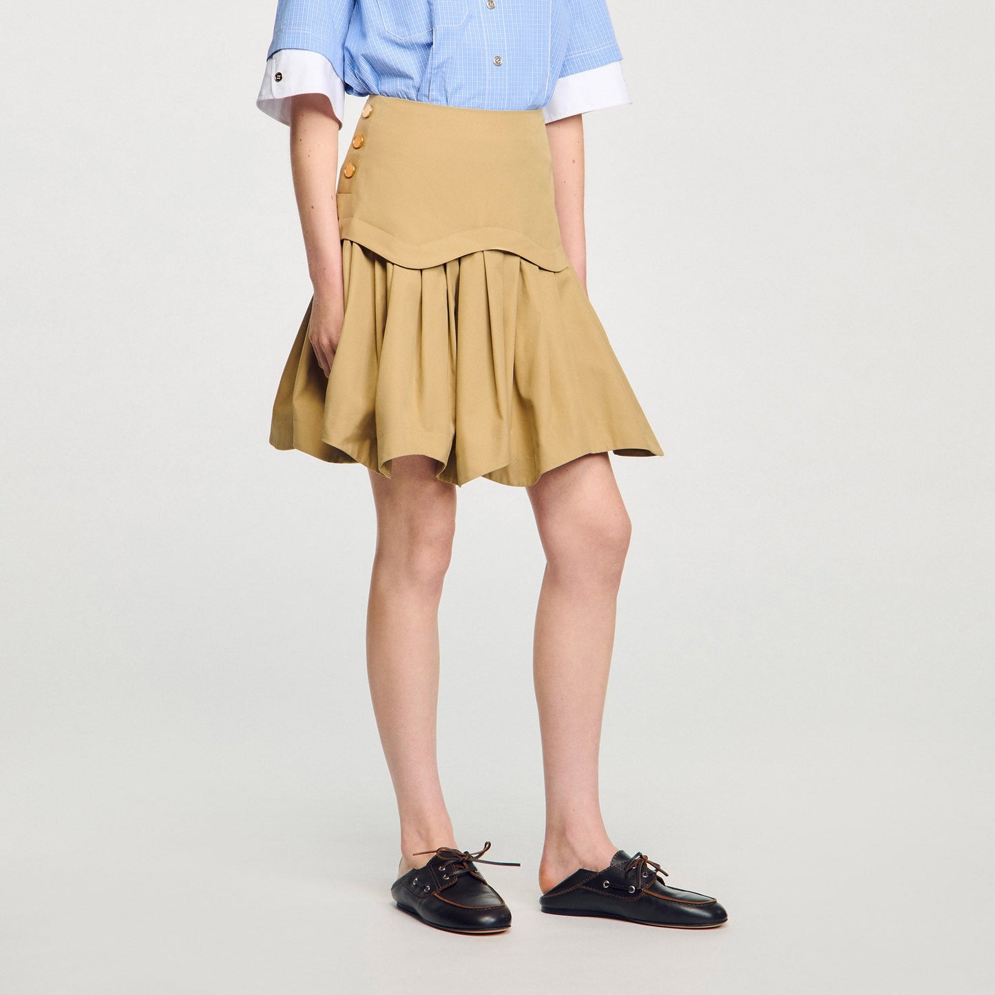 Short Ruffled Skirt Beige