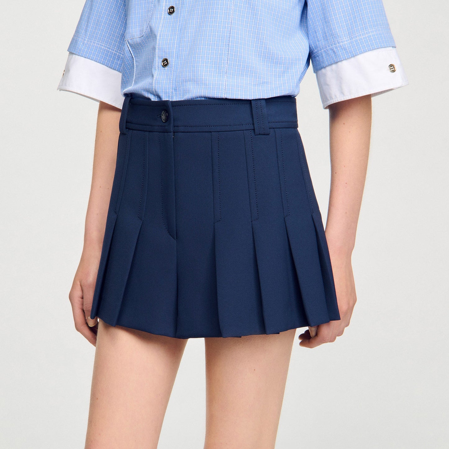 Soizig Tailored Pleated Shorts Navy Blue