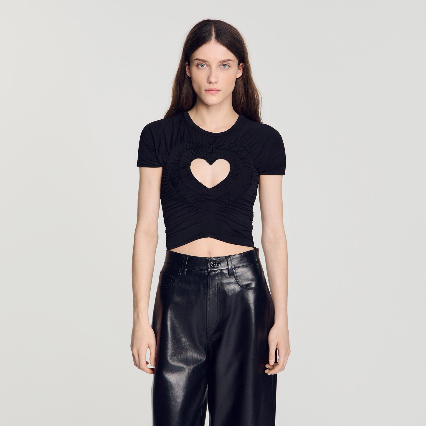 تيشيرت Lovejoy Ruched cropped بتصميم قلب باللون الأسود