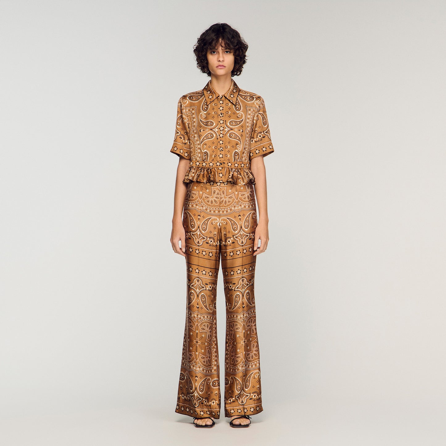 Vanessi Bandana Print Cropped Shirt Brown / Black