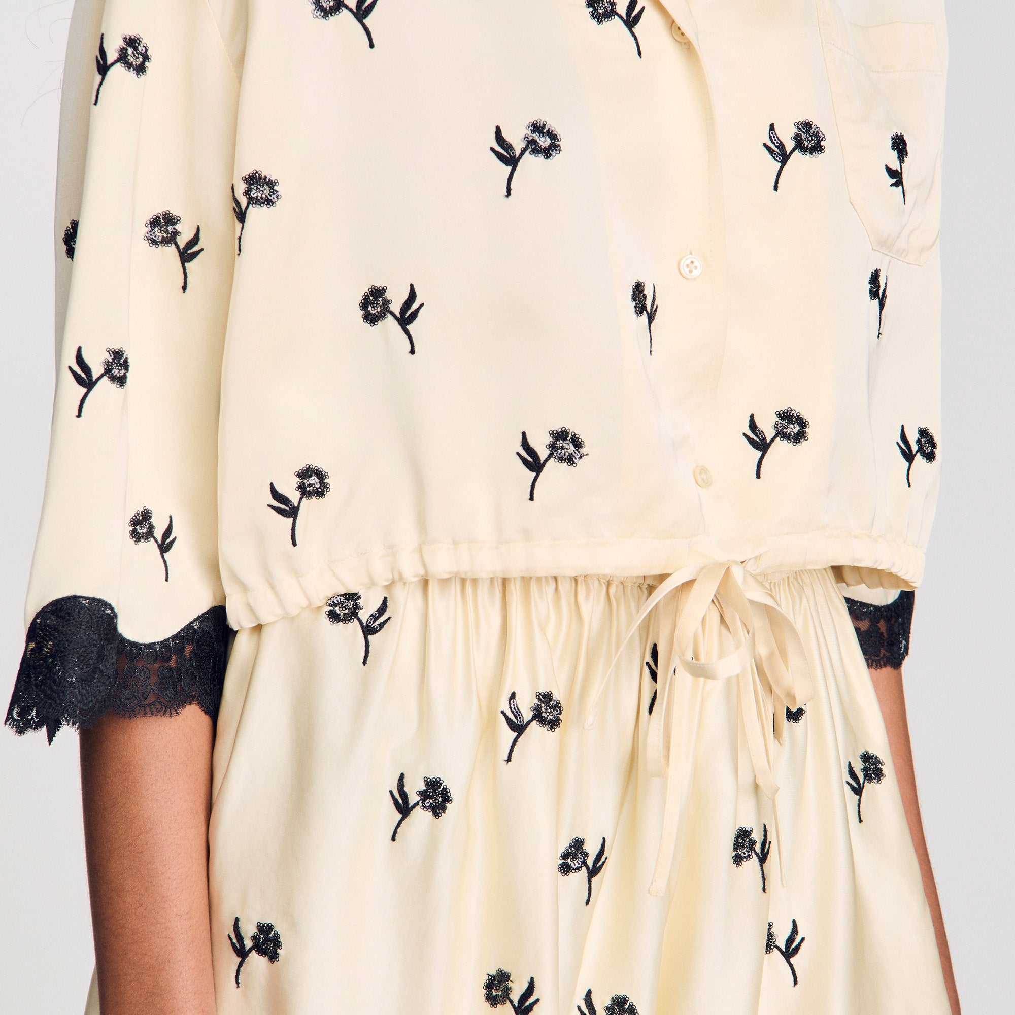 Odyssae Cropped Floral Embroidered Shirt Vanilla