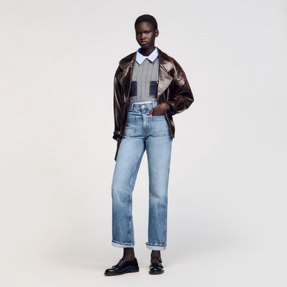 جينز كلاسيكي بقصة ساق واسعة