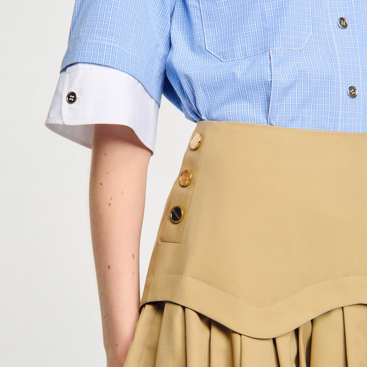 Short Ruffled Skirt Beige