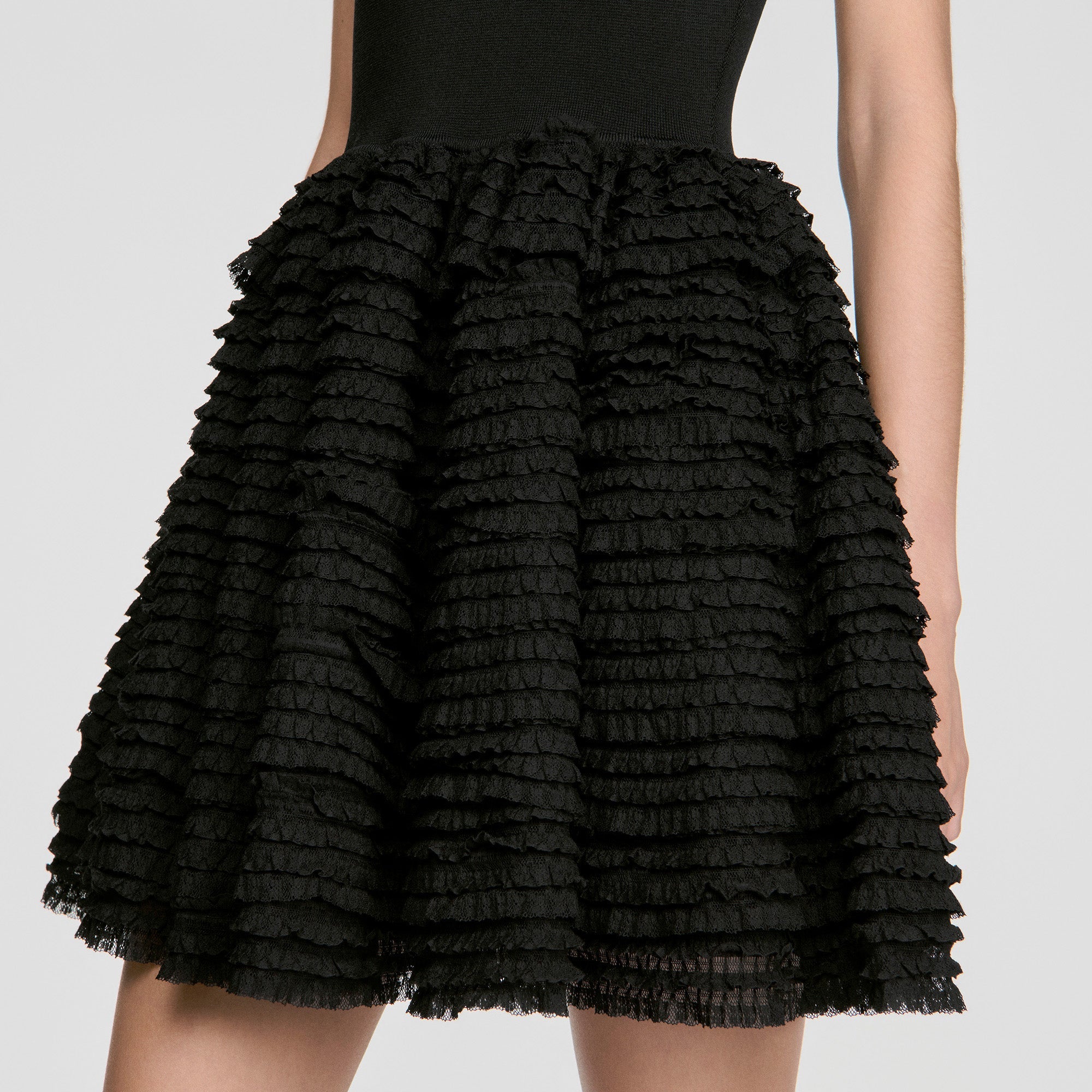 Dua Short ruffled lace dress Black