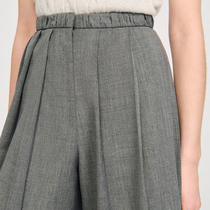 Pacey Pleated Long Shorts Grey
