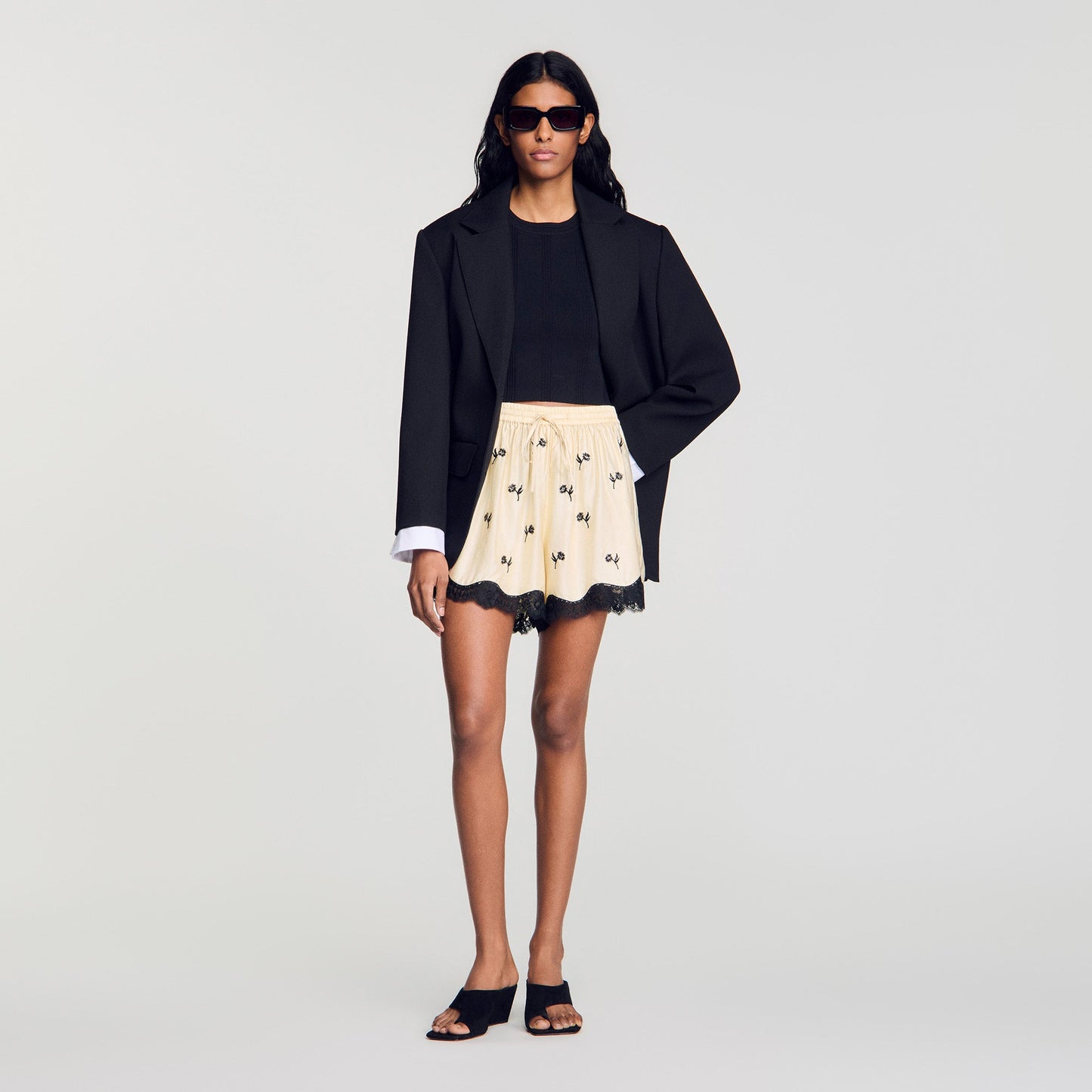 Ody Floral Embroidered Shorts Vanilla