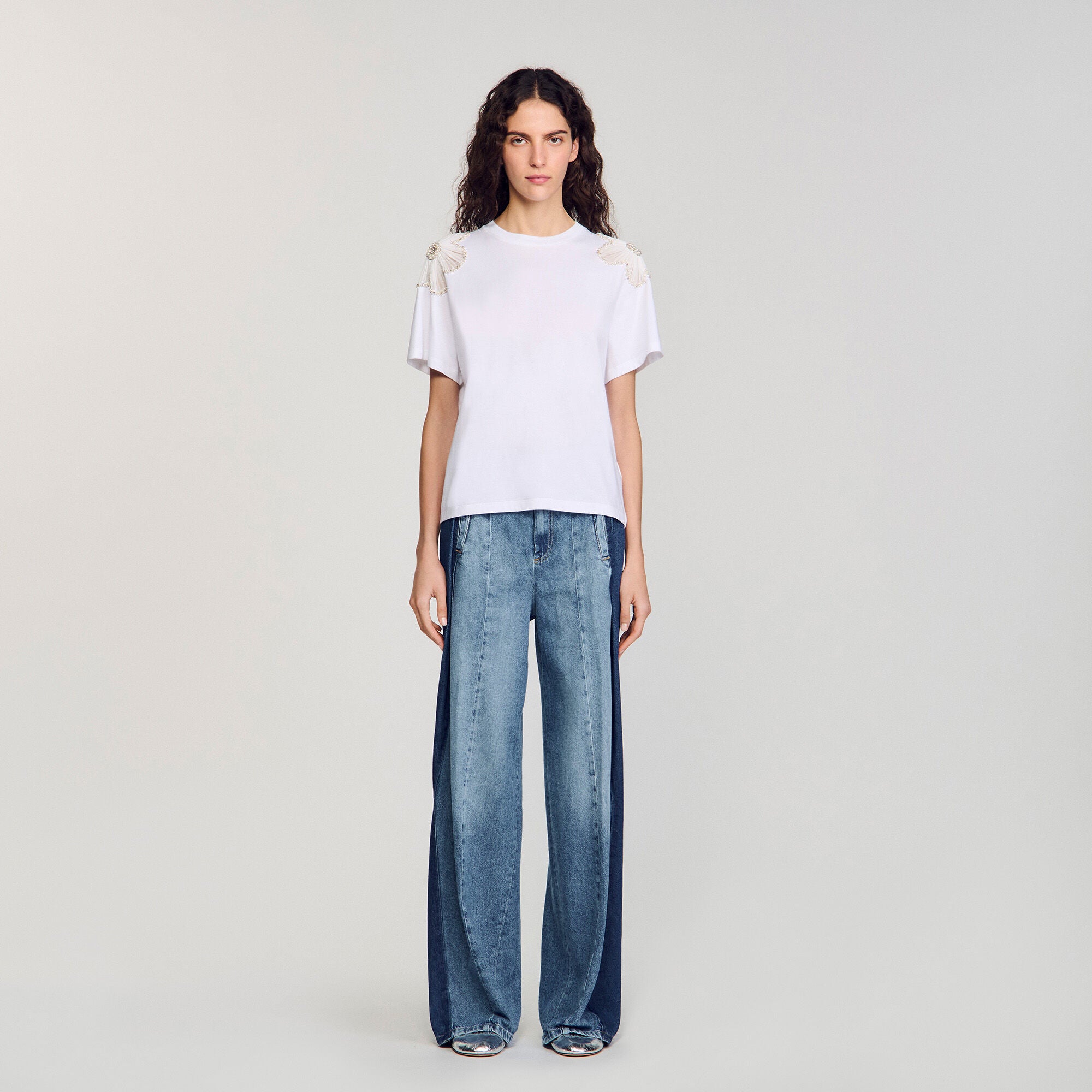 Garden T-Shirt With Embroidered Flowers White