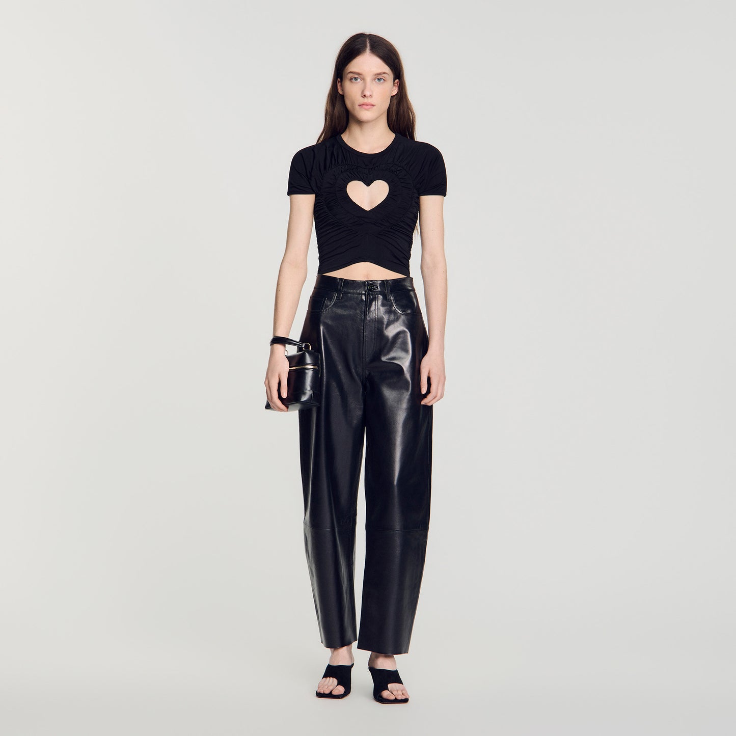 تيشيرت Lovejoy Ruched cropped بتصميم قلب باللون الأسود