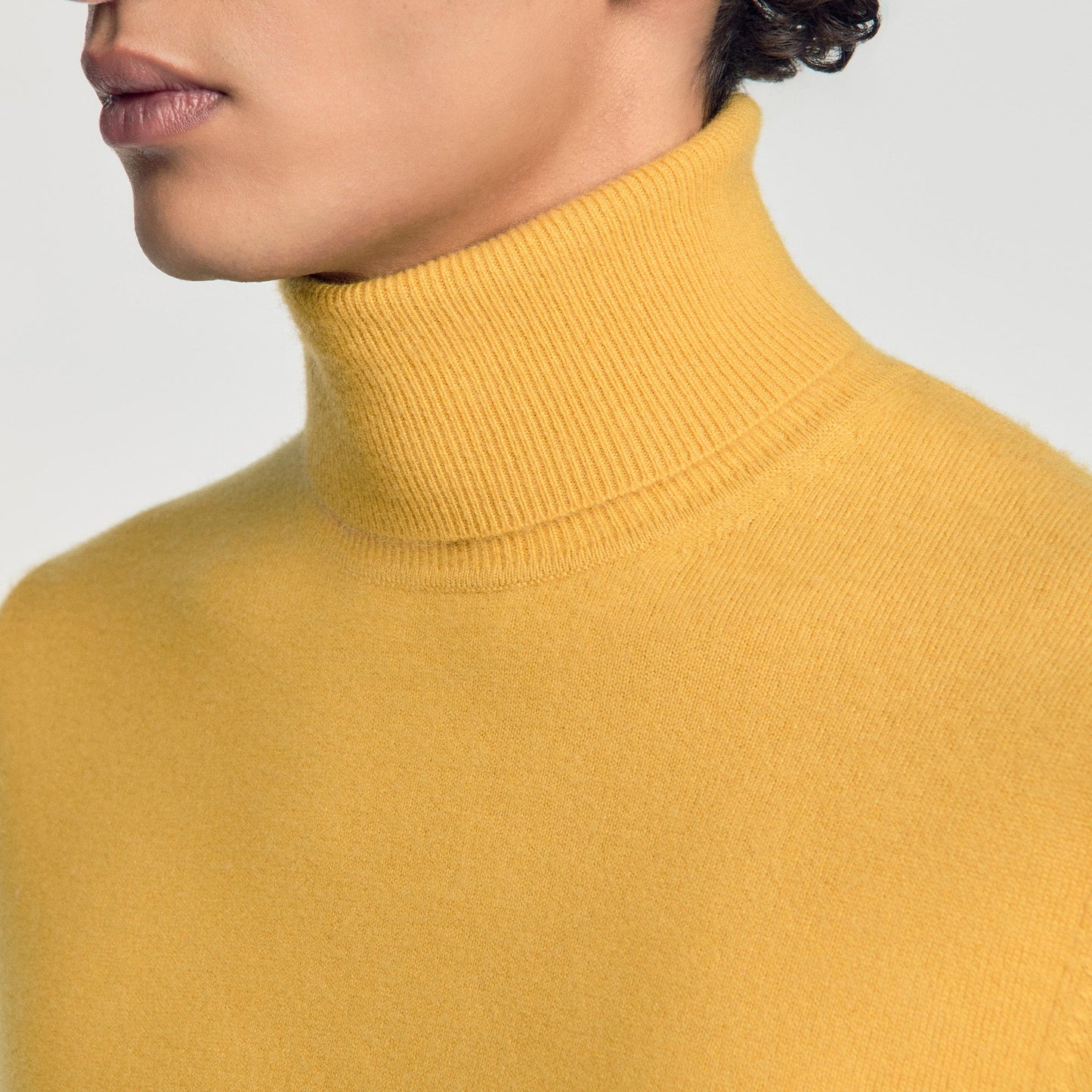 Cashmere Turtleneck Roll neck cashmere jumper Mustard