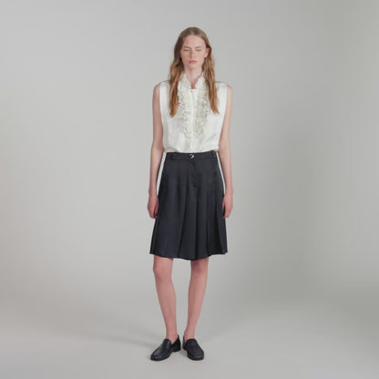Fennelisse Long High-Waisted Pleated Shorts Black